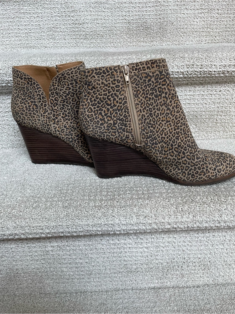 Lucky Brand Yabba Leopard Print Leather Stacked Wooden Heel Booties Size 11M - Picture 5 of 14